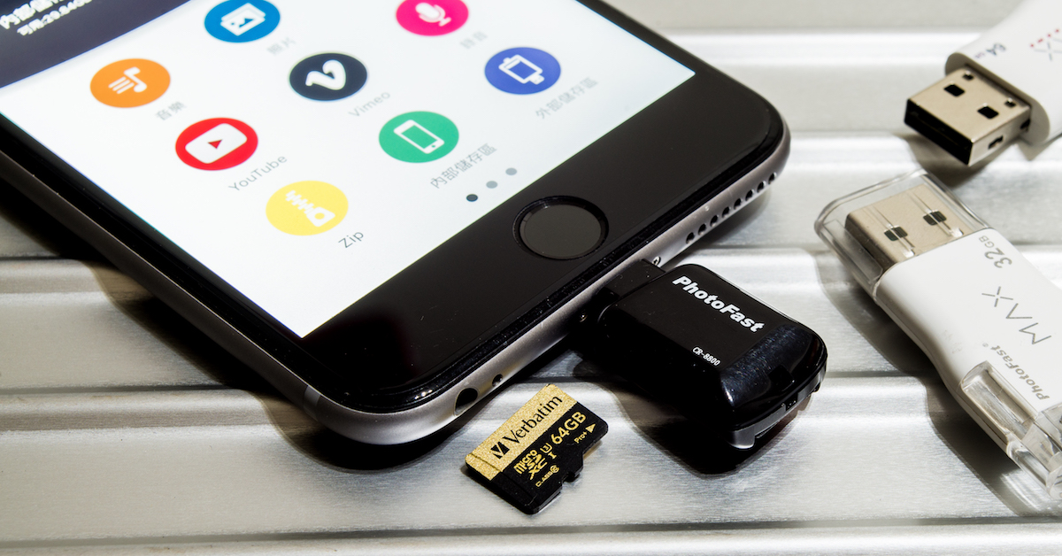 PhotoFast iPhone 讀卡機評測：傳輸速度比蘋果原廠快兩倍